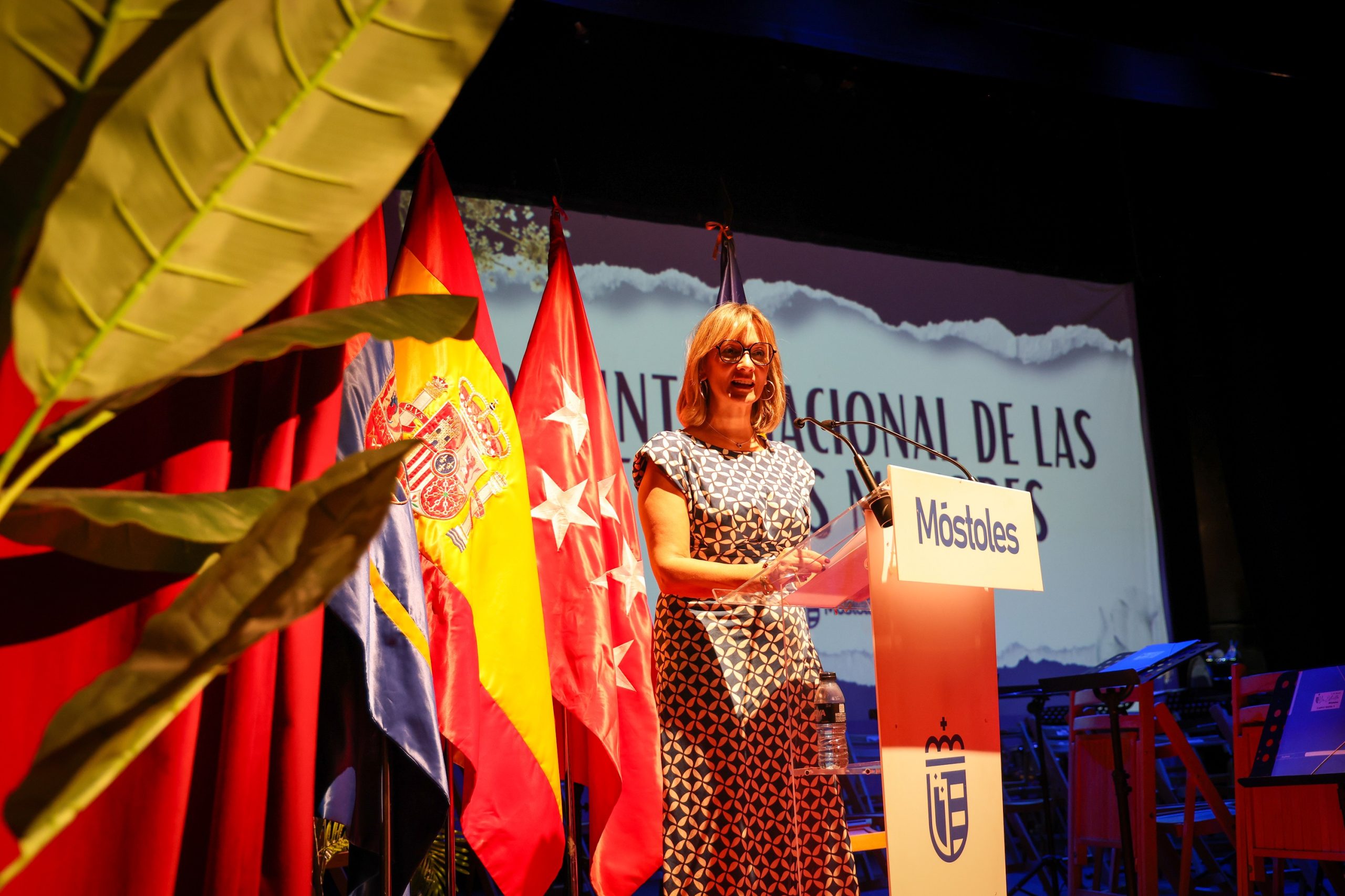 Móstoles homenajea a vecinas centenarias en un emotivo acto por el Día Internacional de las Personas Mayores