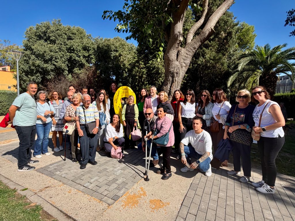 El Ayuntamiento inaugura el ‘Lazo de las Fortalezas’, una iniciativa colectiva entre 400 personas dentro del programa ‘Leganés por el equilibrio emocional’