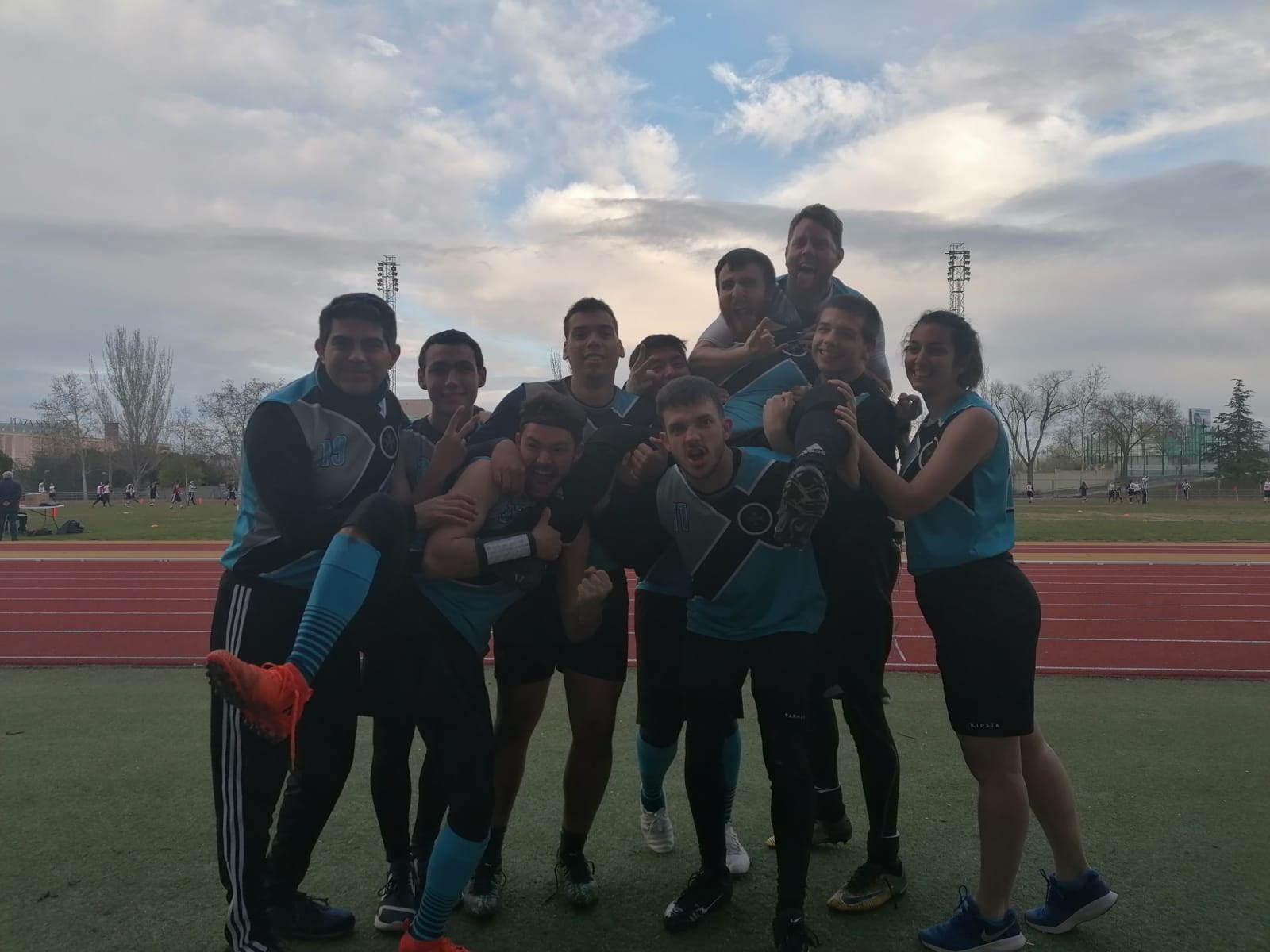 Texto Alternativo: Gran fin de semana del Flag Football Móstoles que logra la tercera posición de la Liga Madrileña