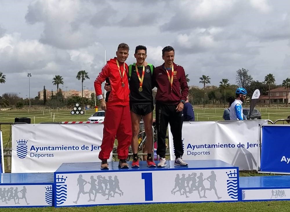 Texto Alternativo: El mostoleño Santiago de la Fuente se proclama campeón de España de Cross M 45