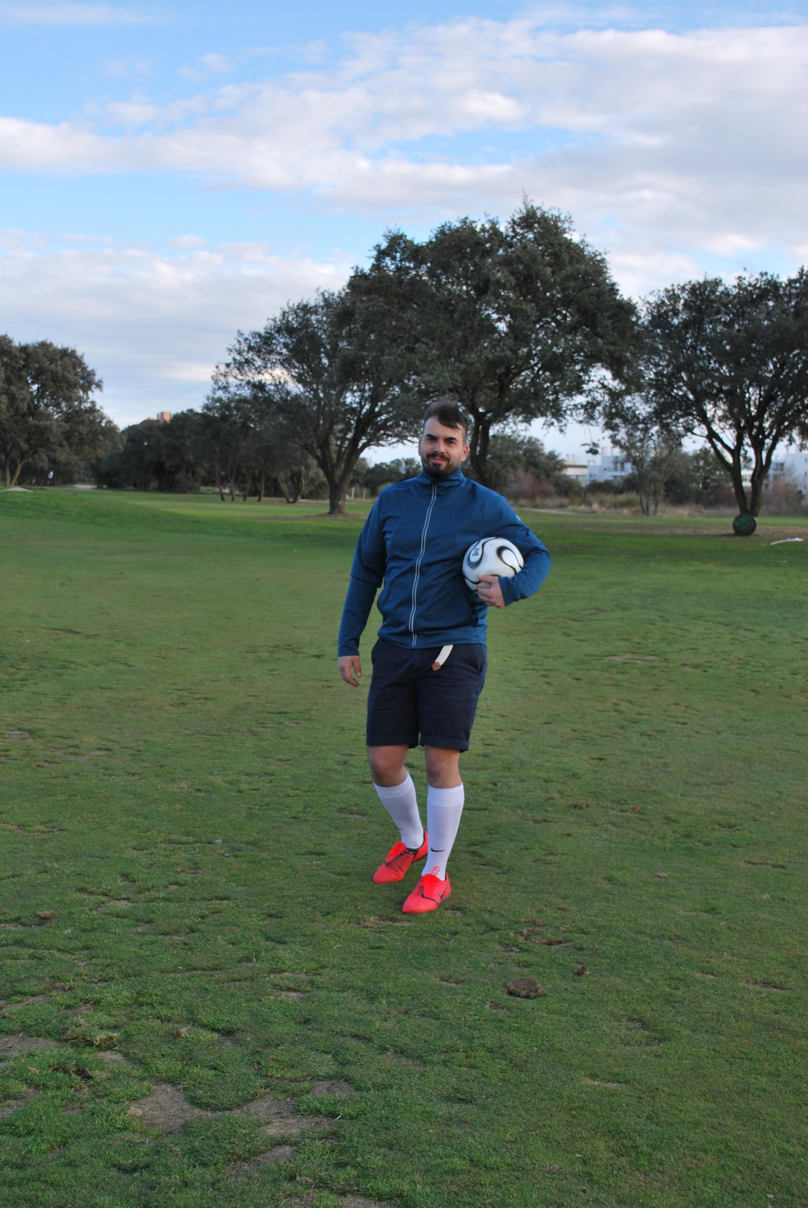 Texto Alternativo: El jugador mostoleño de Footgolf, Javier Quesada Morales, se posiciona en el top 10 de la zona centro
