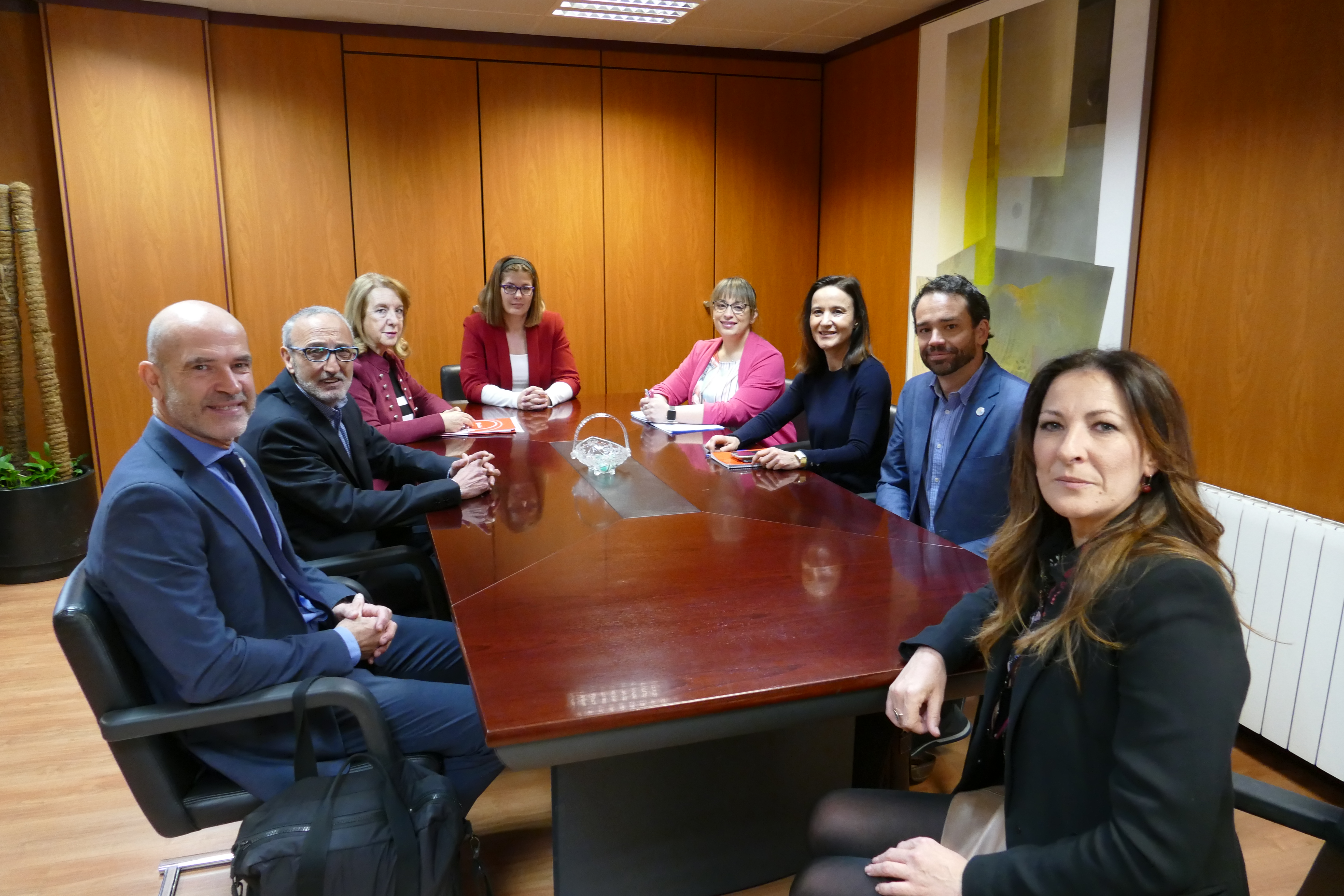 Texto Alternativo: Móstoles y Cruz Roja refuerzan la colaboración para atender a los más desfavorecidos del municipio