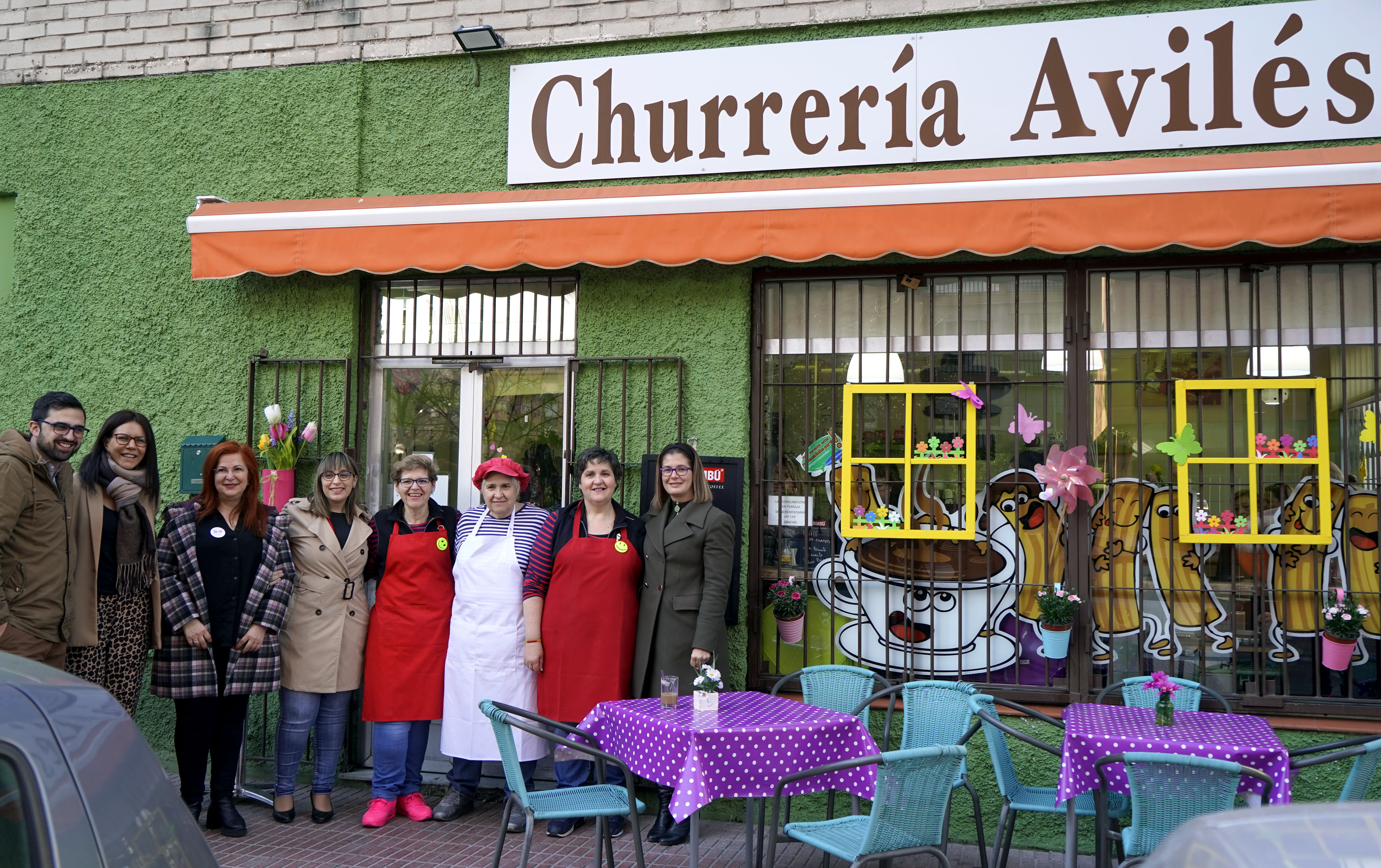 Texto Alternativo: Visita a la churrería y cafetería Avilés en el barrio de El Soto