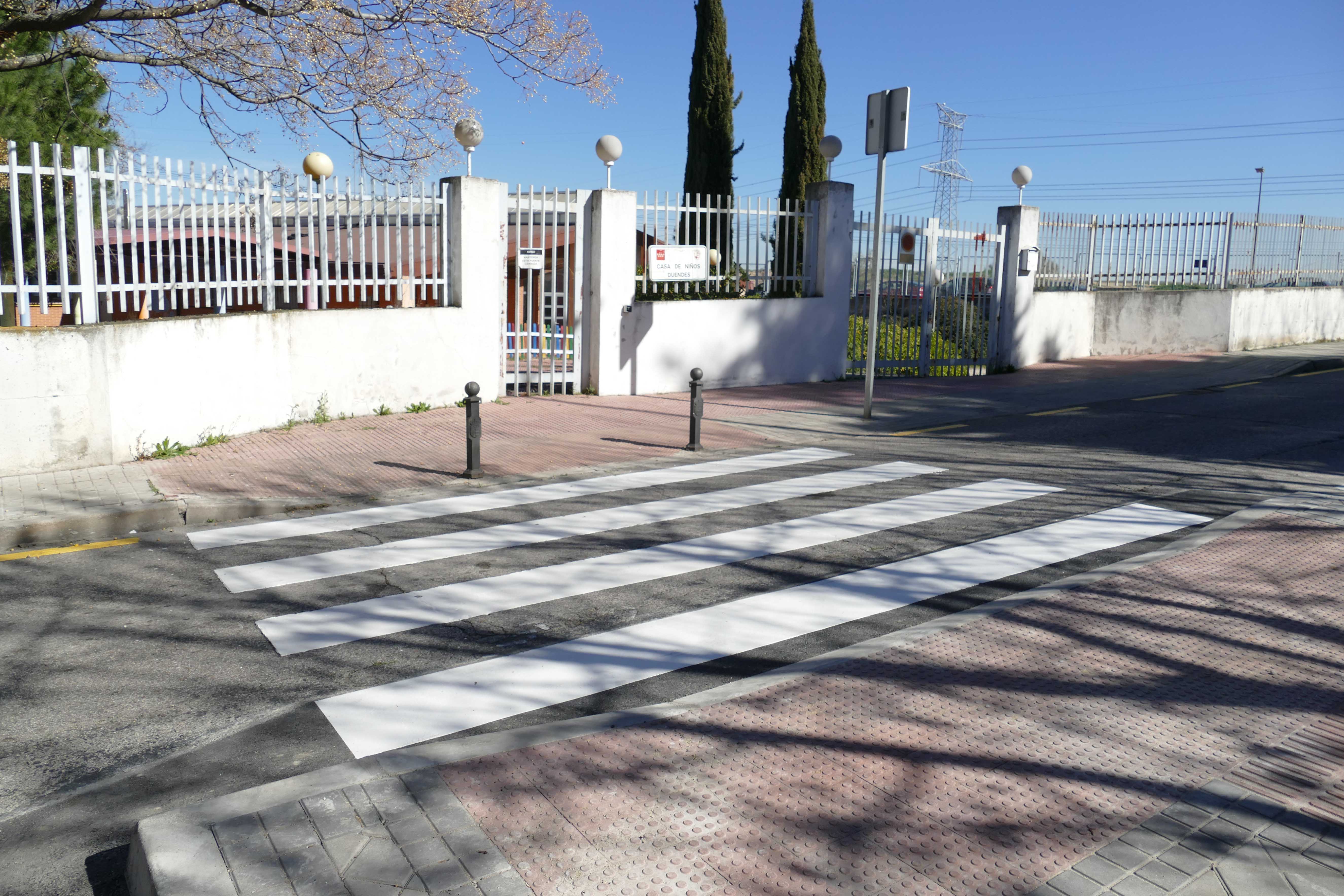 Texto Alternativo: El Ayuntamiento mejora la accesibilidad y la seguridad en pasos de peatones de la ciudad