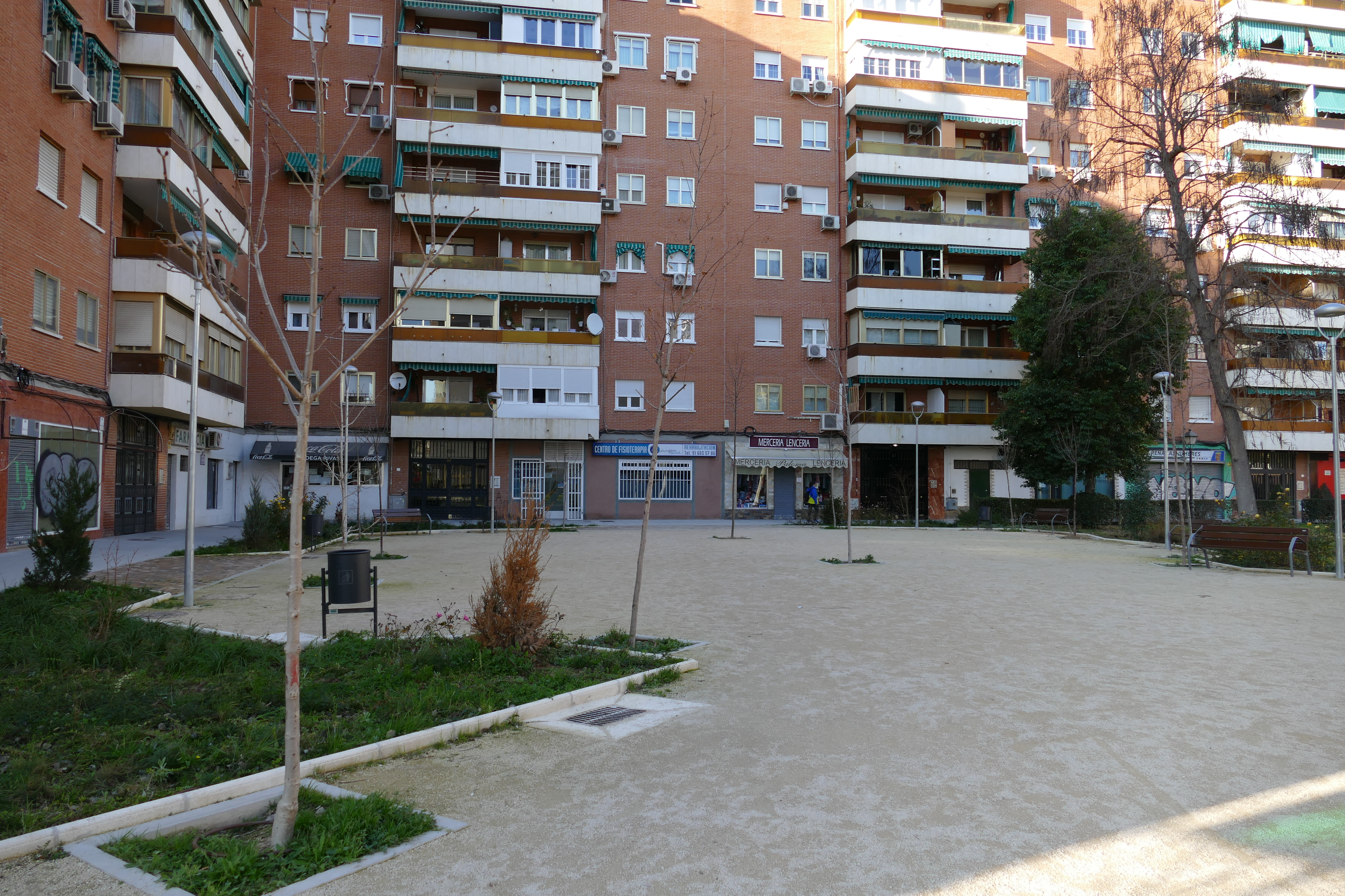 Texto Alternativo: Visita obras de saneamiento del parque Azorín
