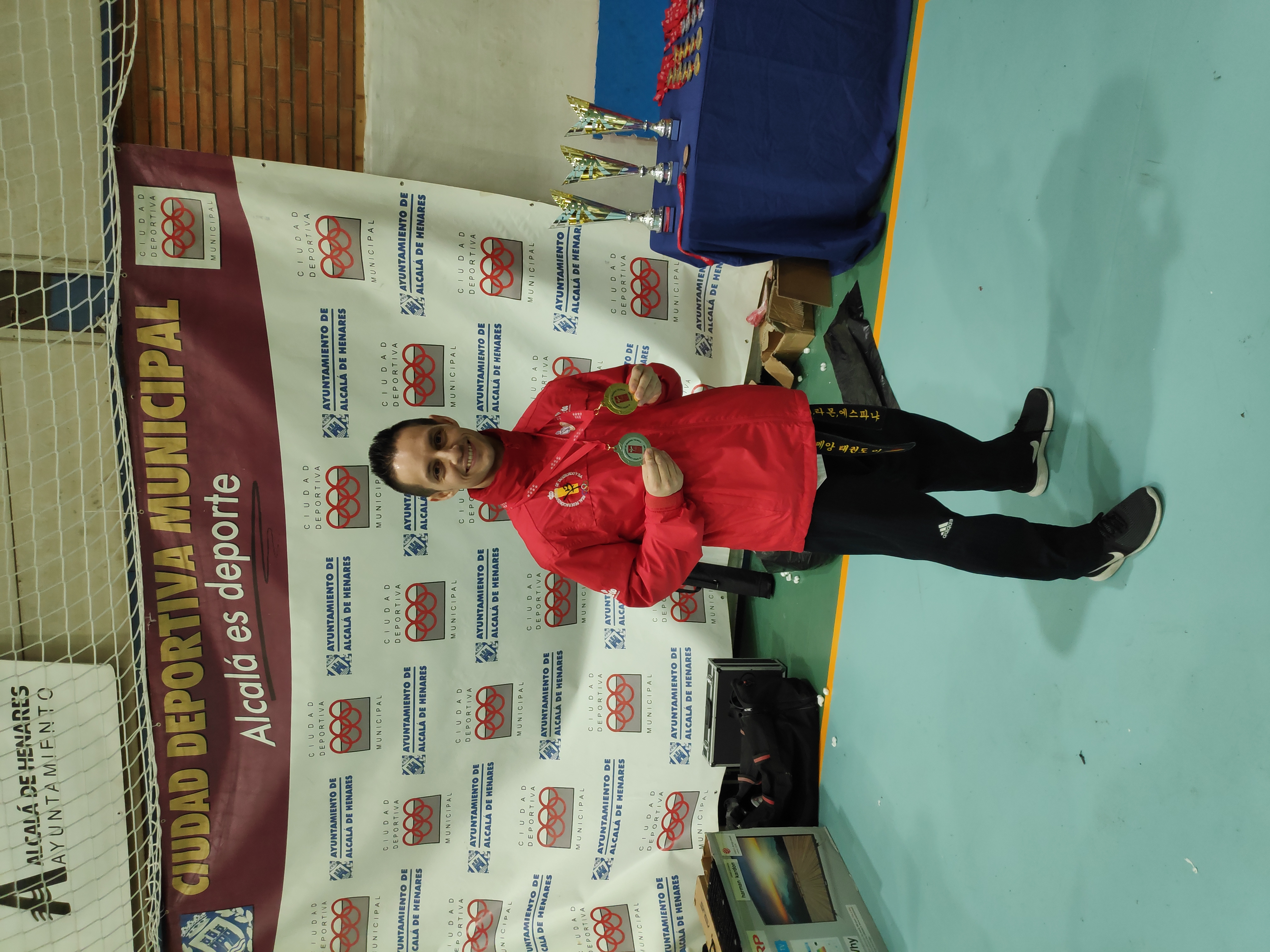 Texto Alternativo: El mostoleño Ramón López, oro y plata en el XI Open de Madrid de Taekwondo