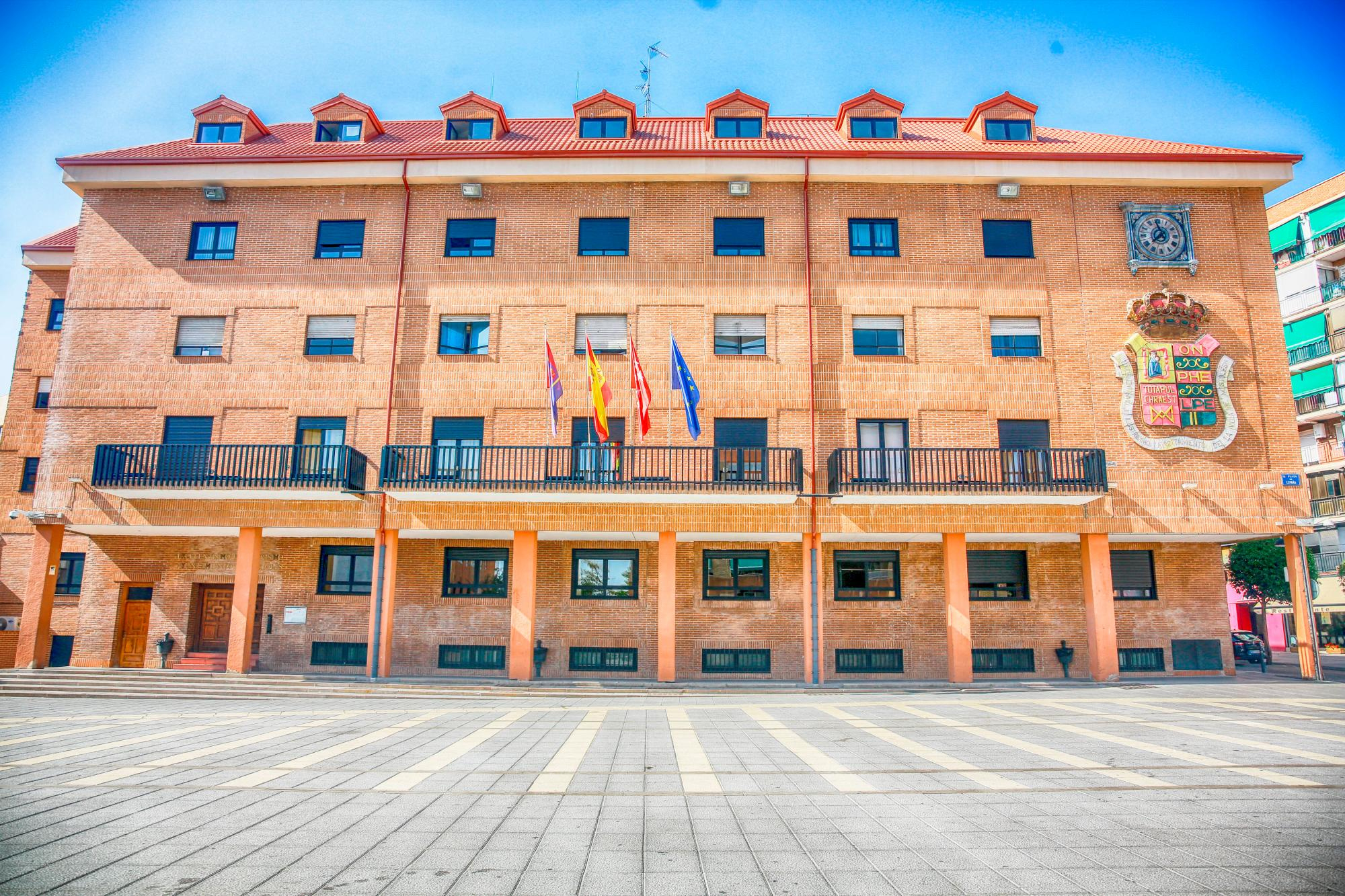 Texto Alternativo: El Ayuntamiento de Móstoles concluye con éxito la repatriación de los Erasmus +