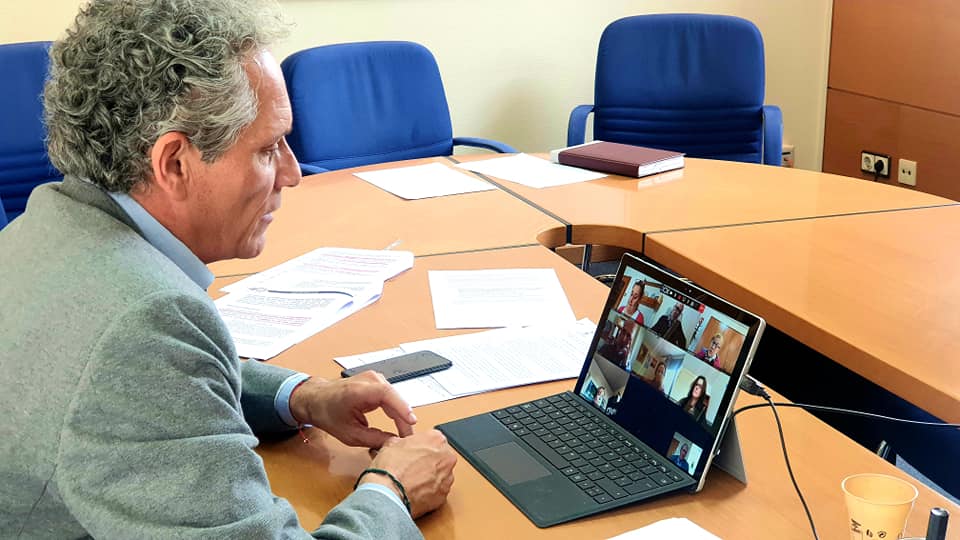 Texto Alternativo: El Equipo de Gobierno informa a los portavoces municipales vía telemática de las medidas adoptadas ante la emergencia sanitaria del covid-19