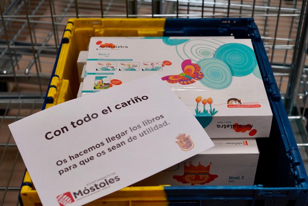 Texto Alternativo: El Ayuntamiento de Móstoles envía los libros de texto a los alumnos de Educación Infantil del colegio Beato Simón de Rojas