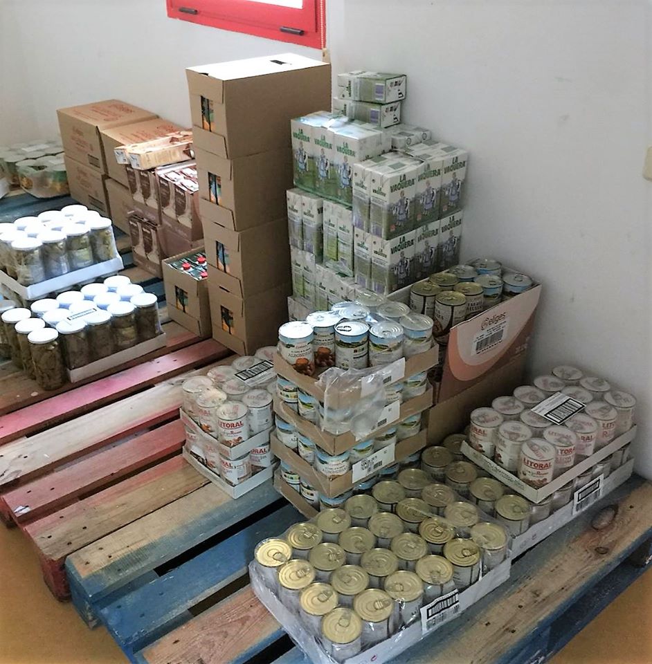 Texto Alternativo: Las cuatro hermandades, al igual que muchos colectivos y empresas realizan donaciones al Centro Municipal de Alimentos