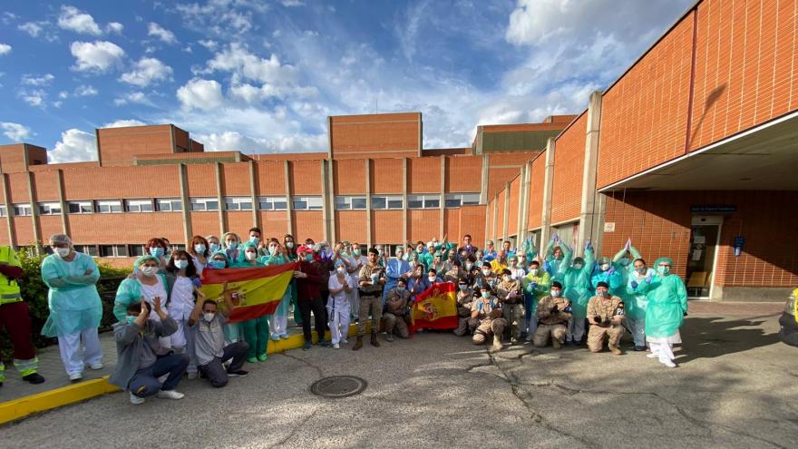 Texto Alternativo: Los Reyes trasladan todo su cariño y reconocimiento al Hospital Severo Ochoa