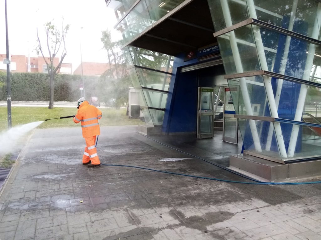 Texto Alternativo: 2.285.718 de litros de desinfectante para garantizar la limpieza de calles y centros públicos de Getafe