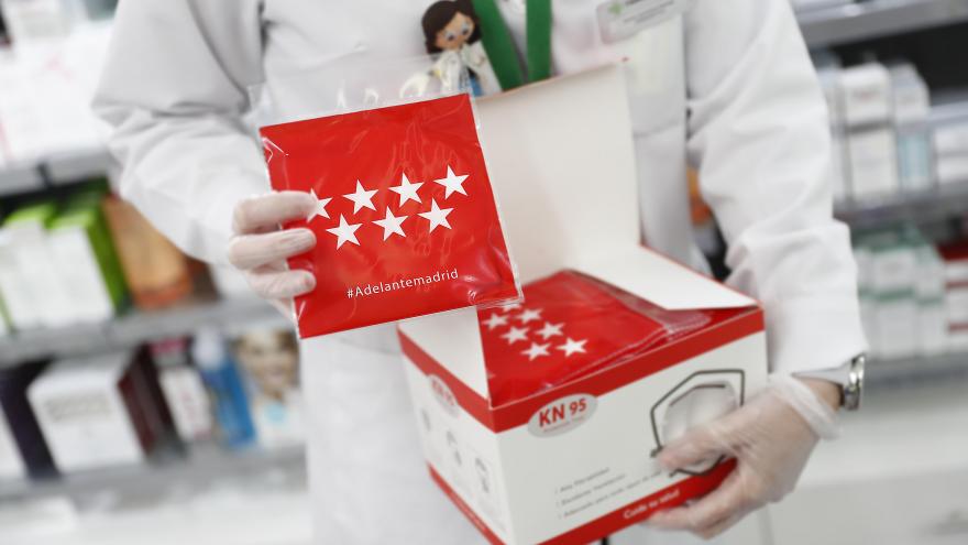 Texto Alternativo: La Comunidad de Madrid entrega a partir de mañana las mascarillas KN95 en las farmacias de forma gratuita
