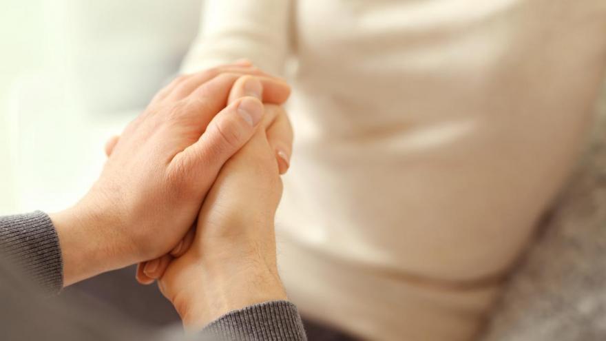 Texto Alternativo: La Comunidad destina 2,9 millones de euros a la limpieza y atención en comedores de personas mayores