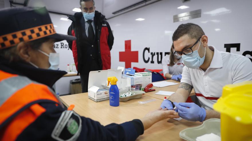 Texto Alternativo: El Gobierno de la Comunidad inicia la realización de 11.000 test a Policías Locales y profesionales de emergencias