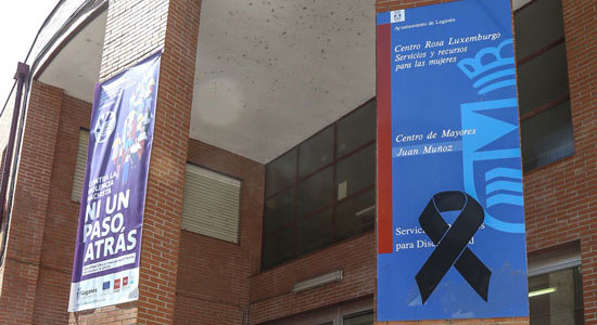 Texto Alternativo: El Ayuntamiento pone en marcha una nueva iniciativa para los mayores de Leganés, que ya pueden solicitar el préstamo de libros por teléfono