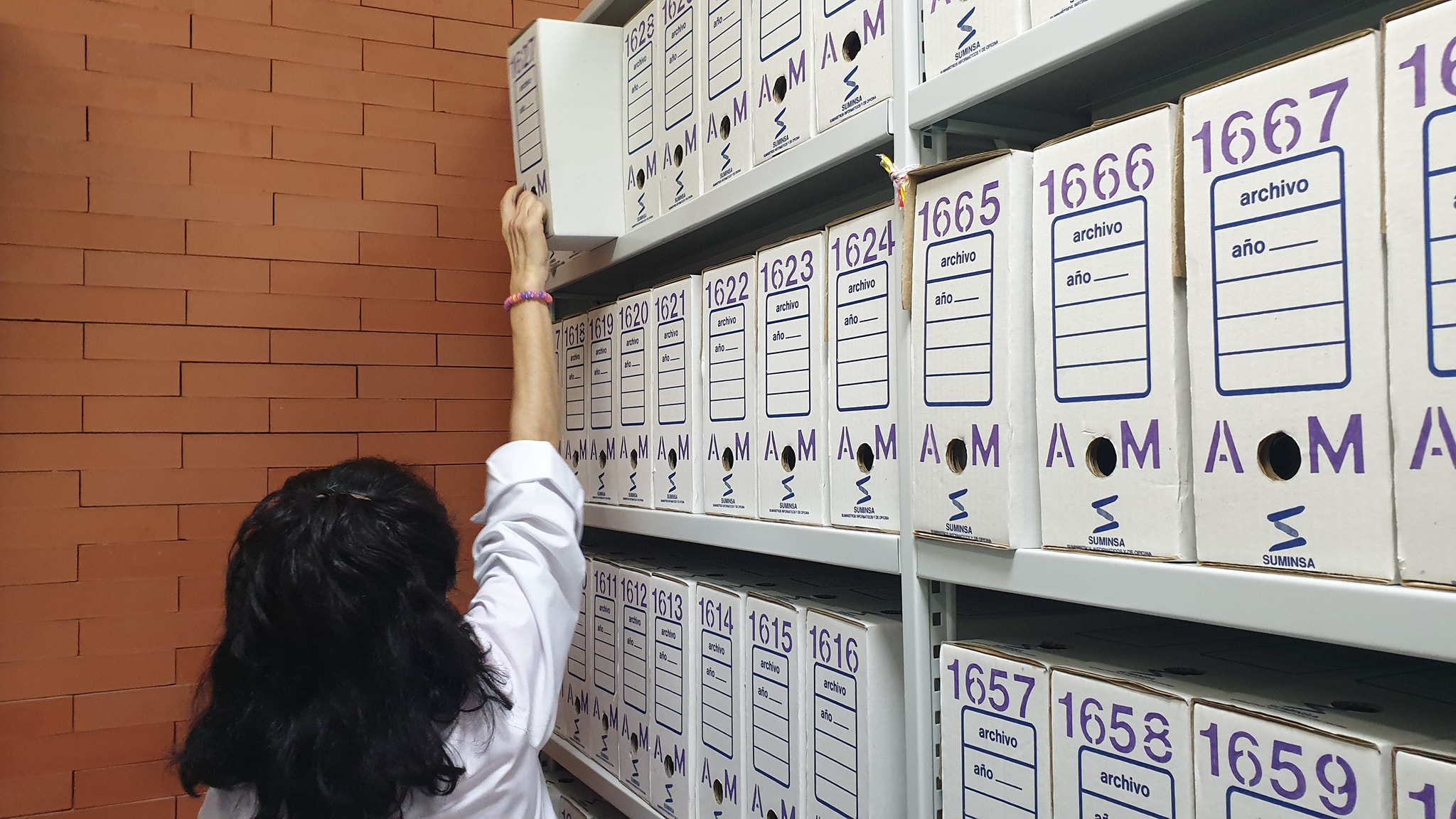Texto Alternativo: El Ayuntamiento de Villaviciosa de Odón recibirá una subvención de la Comunidad de Madrid para la restauración de documentos históricos de su archivo
