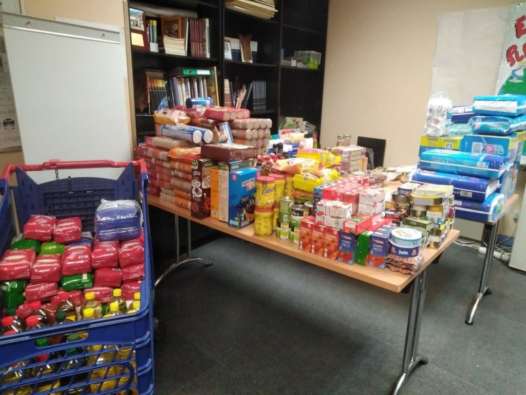 Texto Alternativo: Más de 600 kilos de alimentos donados para familias con pocos recursos por la crisis de la COVID-19