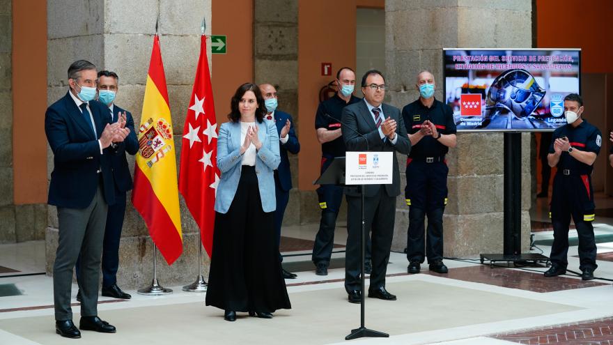 Texto Alternativo: Díaz Ayuso potencia las Emergencias incorporando los Bomberos de Leganés en la ASEM112