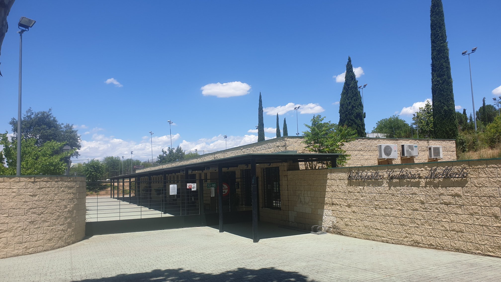 Texto Alternativo: El lunes 22 de junio las instalaciones de los polideportivos Chema Martínez y Manuel Gutiérrez Mellado abrirán sus dependencias con cita previa