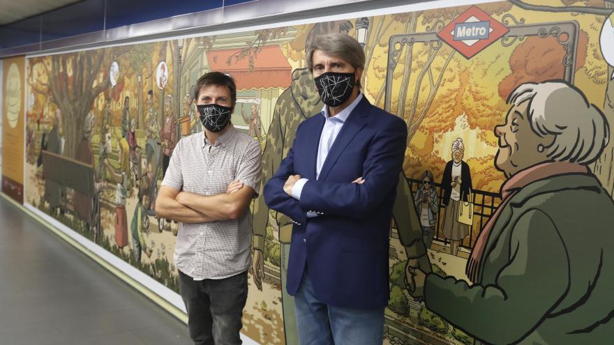 Texto Alternativo: Homenajeamos a los mayores con un mural de Paco Roca en la estación de Metro de Plaza de Castilla