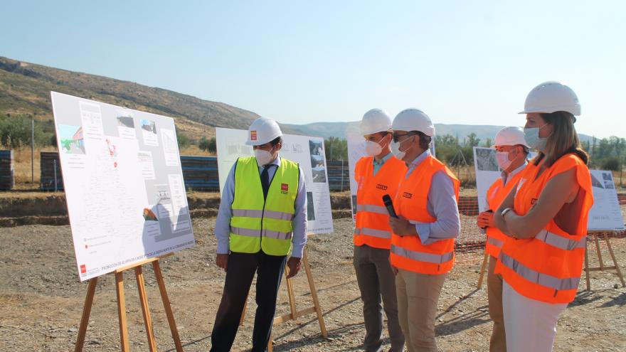 Texto Alternativo: El Gobierno de la Comunidad invierte 5,8 millones de euros en la construcción de 45 viviendas en la Sierra Norte