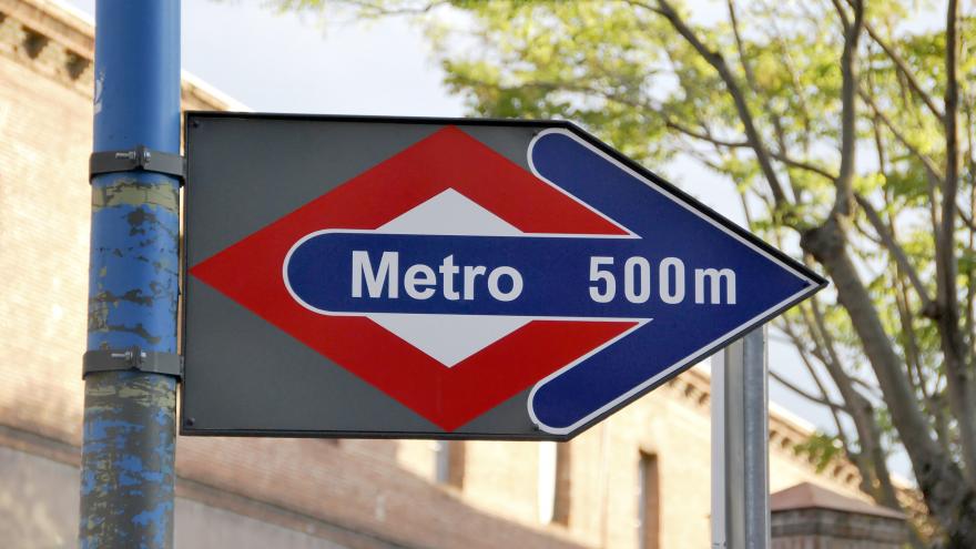 Texto Alternativo: Modernizamos la estación de Duque de Pastrana en la línea 9 de Metro