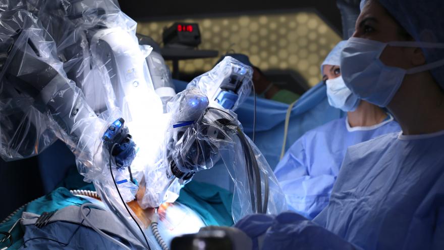 Texto Alternativo: Realizada en la Comunidad de Madrid la primera cirugía robótica de columna en un hospital público