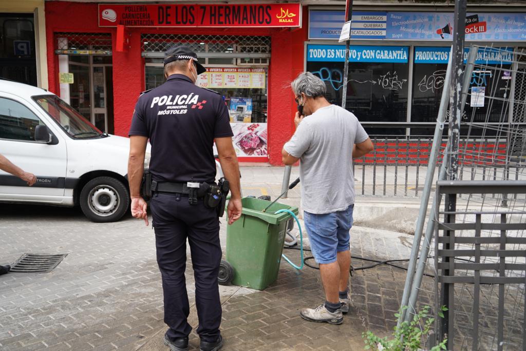 Texto Alternativo: La Policía Municipal de Móstoles ha interpuesto 52 actas de infracción el fin de semana por uso indebido de la mascarilla