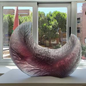 Texto Alternativo: Javier Gómez, asesor del Museo de Arte en Vidrio de Alcorcón- MAVA, vuelve a mostrar sus obras en el Museo del Vidrio de Pedro Bernardo