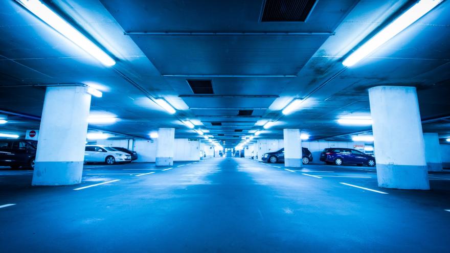 Texto Alternativo: La Comunidad de Madrid refuerza las labores de inspección de las puertas automáticas de garaje