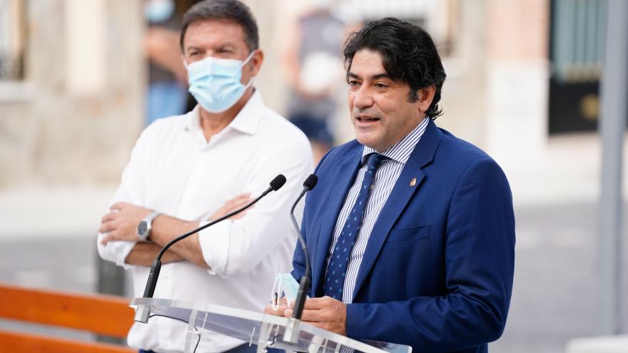 Texto Alternativo: Reformamos y eliminamos barreras arquitectónicas en la plaza de la Constitución de Humanes