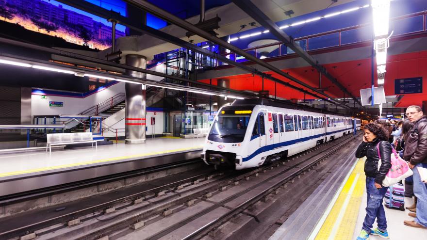 Texto Alternativo: Reducimos un 26% la huella de carbono en Metro de Madrid y revalidamos nuestra certificación