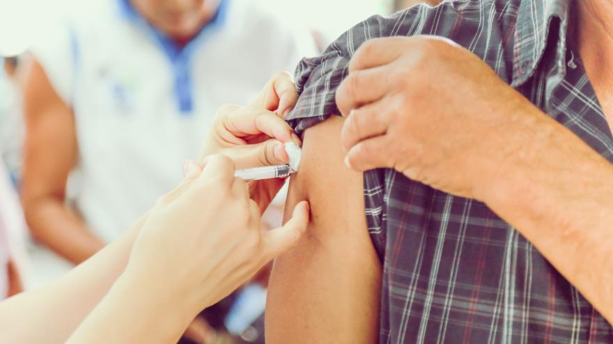 Texto Alternativo: Dedicamos más de 7 millones a la vacunación contra la gripe estacional