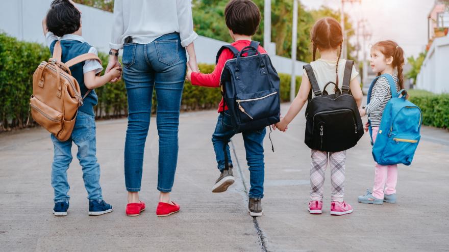 Texto Alternativo: Favorecemos la libertad de elección de centro educativo con 10 millones en nuevas infraestructuras