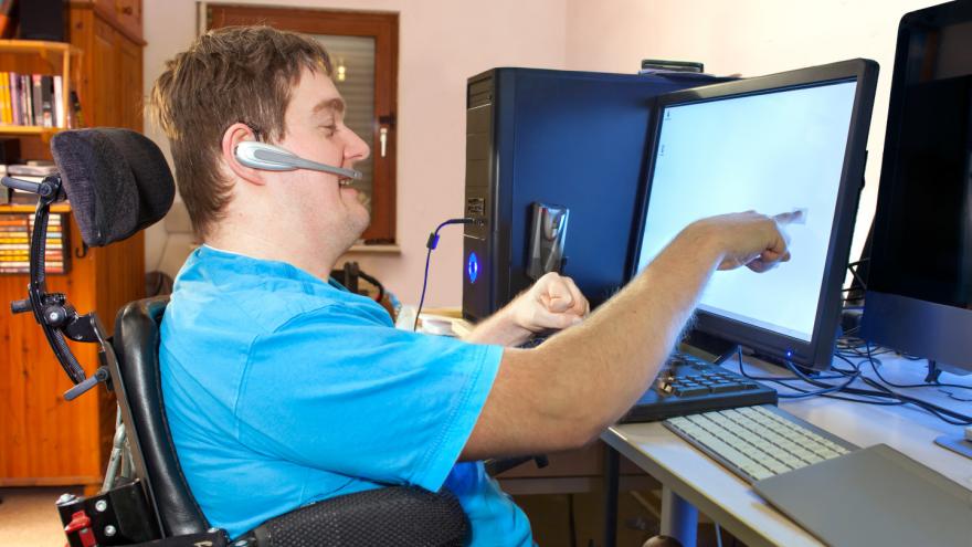Texto Alternativo: Apoyamos proyectos de iniciativa social para la inserción sociolaboral de personas con discapacidad