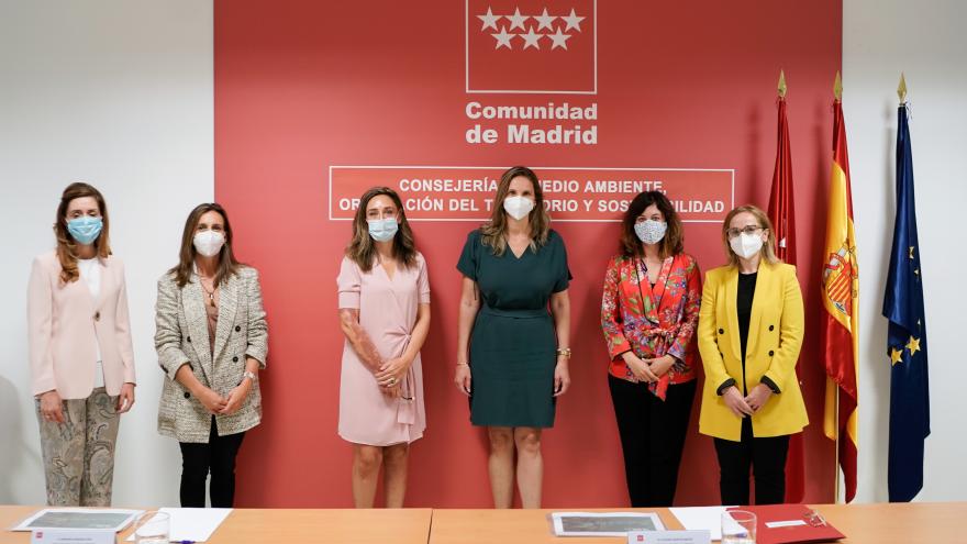Texto Alternativo: Contamos con el talento de las mujeres para promover la sostenibilidad en las empresas