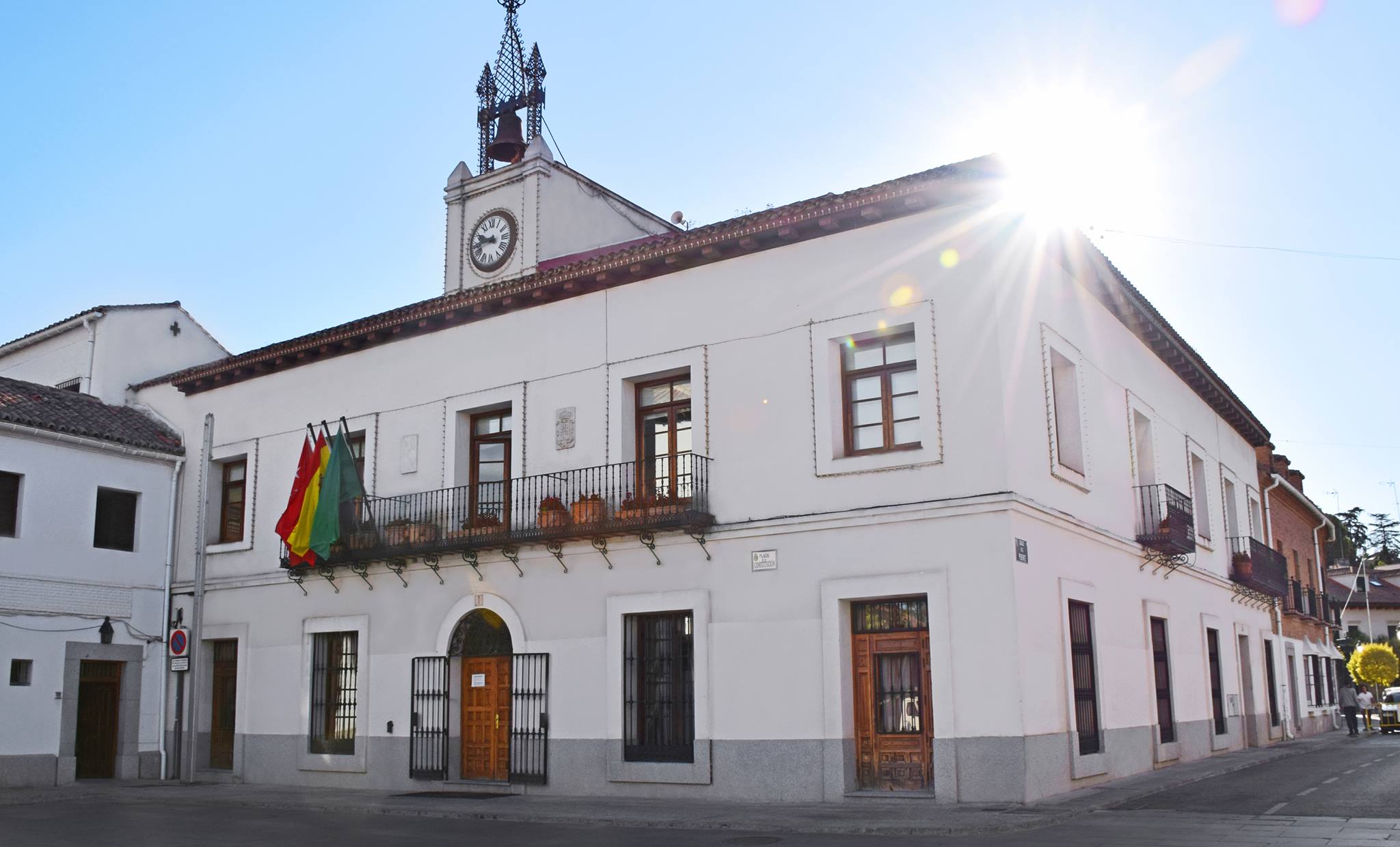 Texto Alternativo: Hoy las dependencias municipales permanecerán cerradas por festividad local