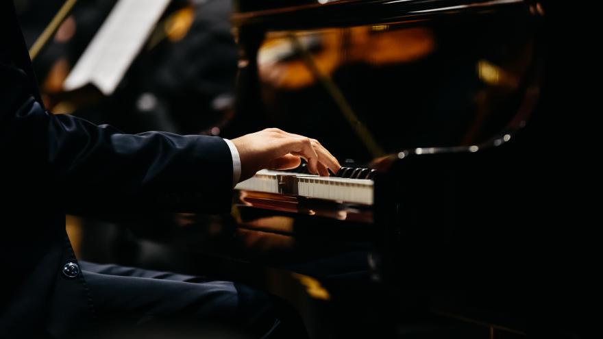 Texto Alternativo: El Gobierno de la Comunidad de Madrid presentamos el ciclo de conciertos El piano del Albéniz