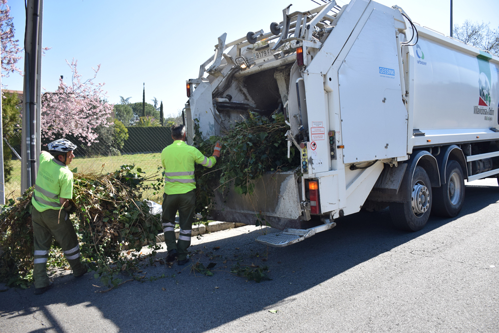 Texto Alternativo: El servicio municipal gratuito de retirada de poda a domicilio se inicia este mes y se extenderá hasta el 31 de marzo de 2021