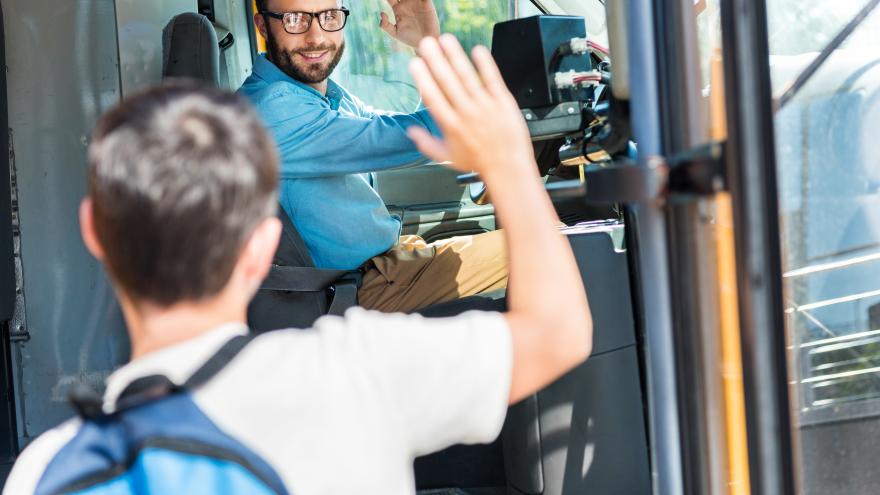 Texto Alternativo: La Comunidad de Madrid refuerza la Educación Especial con el incremento de rutas de transporte escolar y pruebas PCR