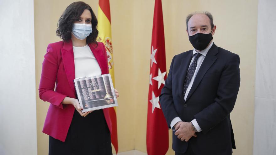 Texto Alternativo: Díaz Ayuso recibe la Memoria de actividades 2019 del Tribunal Superior de Justicia de Madrid