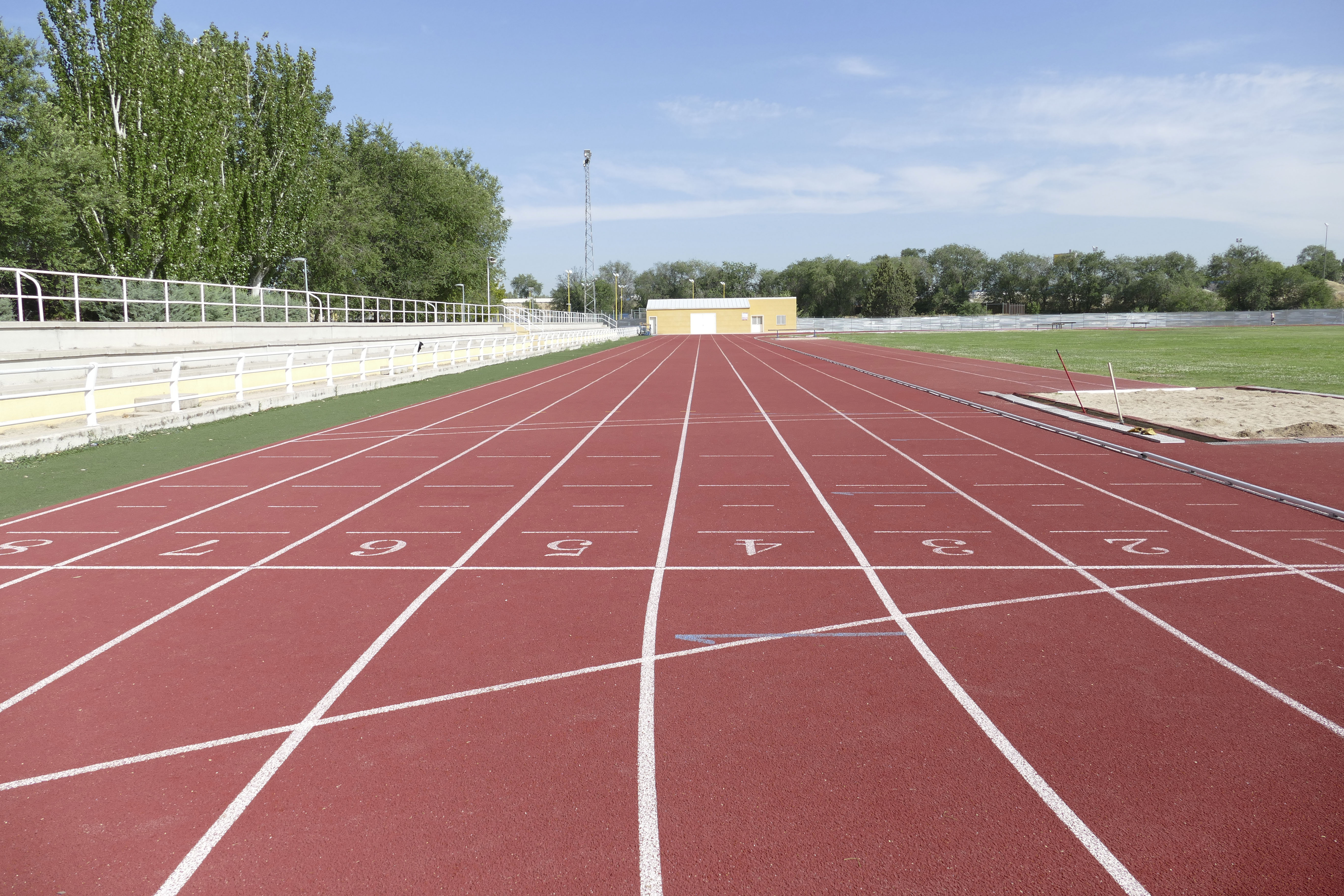 Texto Alternativo: La Escuela Municipal de atletismo comienza la temporada con las medidas higiénico- sanitarias reforzadas