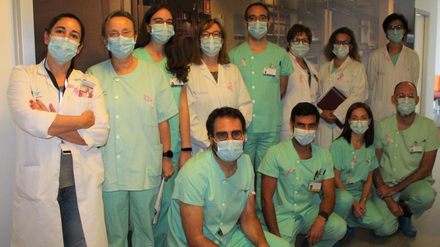 Texto Alternativo: El Hospital Universitario de Fuenlabrada celebra el Día Mundial del Cáncer de Mama