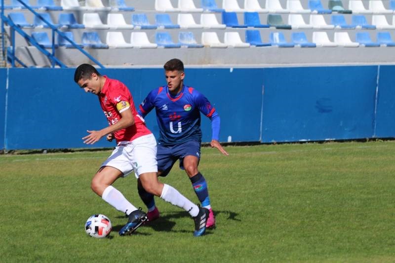Texto Alternativo: El CD Móstoles y el Aranjuez arrancaron la Tercera División empatando a cero en el encuentro inaugural