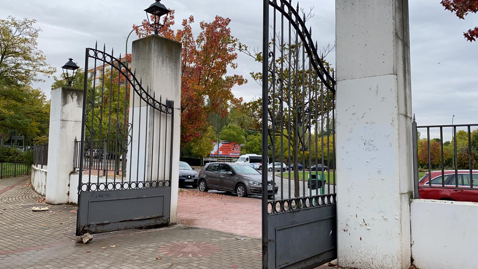 Texto Alternativo: Los principales parques de Móstoles permanecerán cerrados hasta mañana en previsión de fuertes rachas de viento