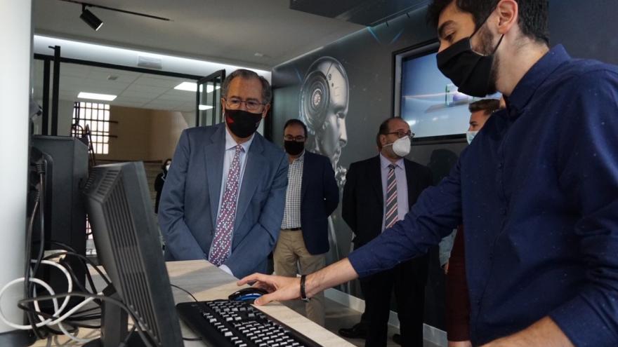 Texto Alternativo: Orientamos la FP hacia empleos del futuro con la puesta en marcha de Maker-Labs