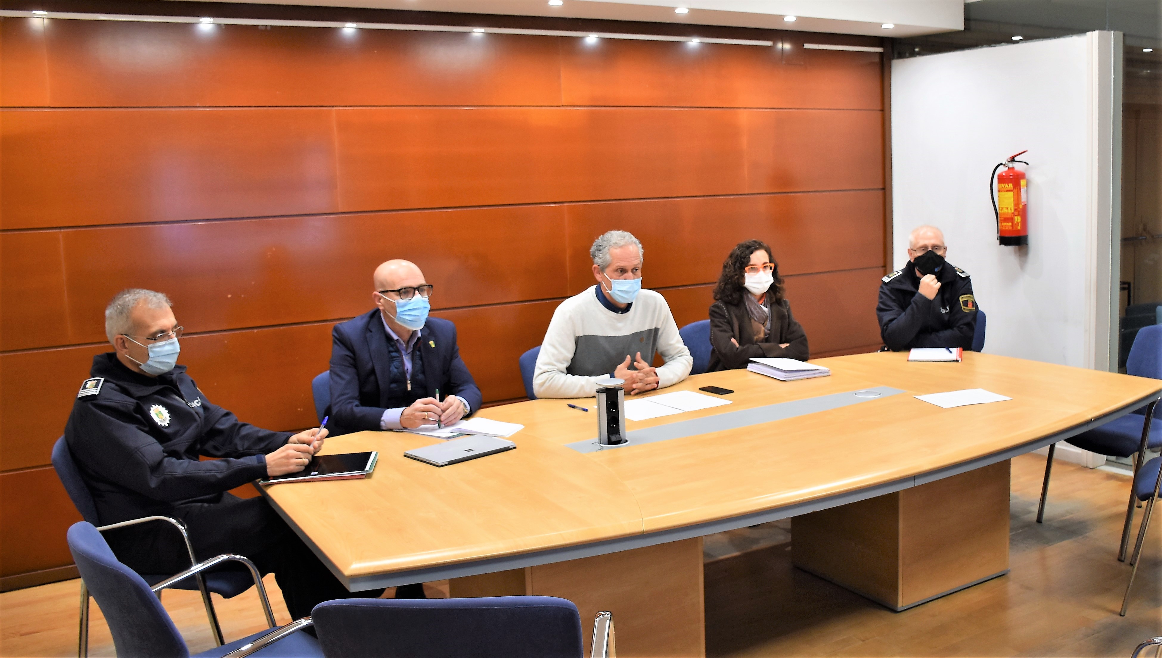 Texto Alternativo: El alcalde mantiene una reunión con el director general de Carreteras donde le ha solicitado la adopción de medidas de seguridad en la rotonda de la M-506
