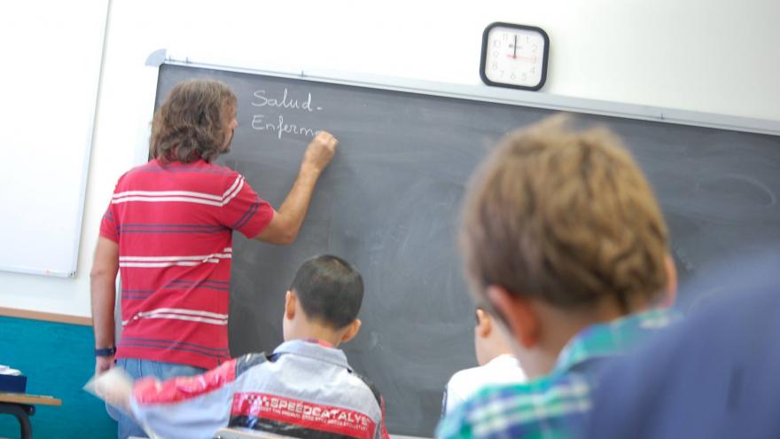 Texto Alternativo: El Gobierno de la Comunidad registra el mejor dato histórico de la tasa de abandono escolar