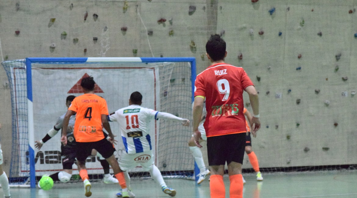 Texto Alternativo: El Ciudad de Móstoles FS pierde por 3 goles a 2 frente al Atlético Benavente